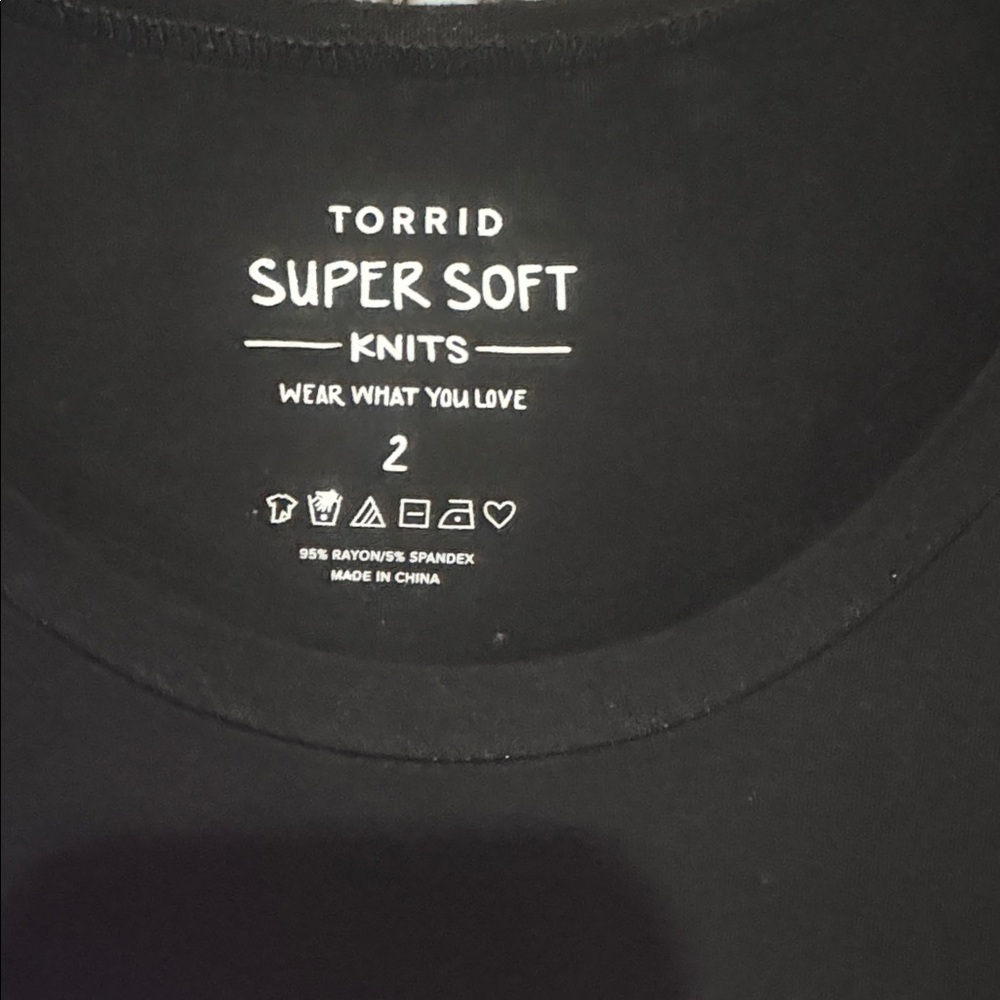 Torrid Super Soft Sequin Graphic Tee – Size 2 (2X) - Picture 3 of 6